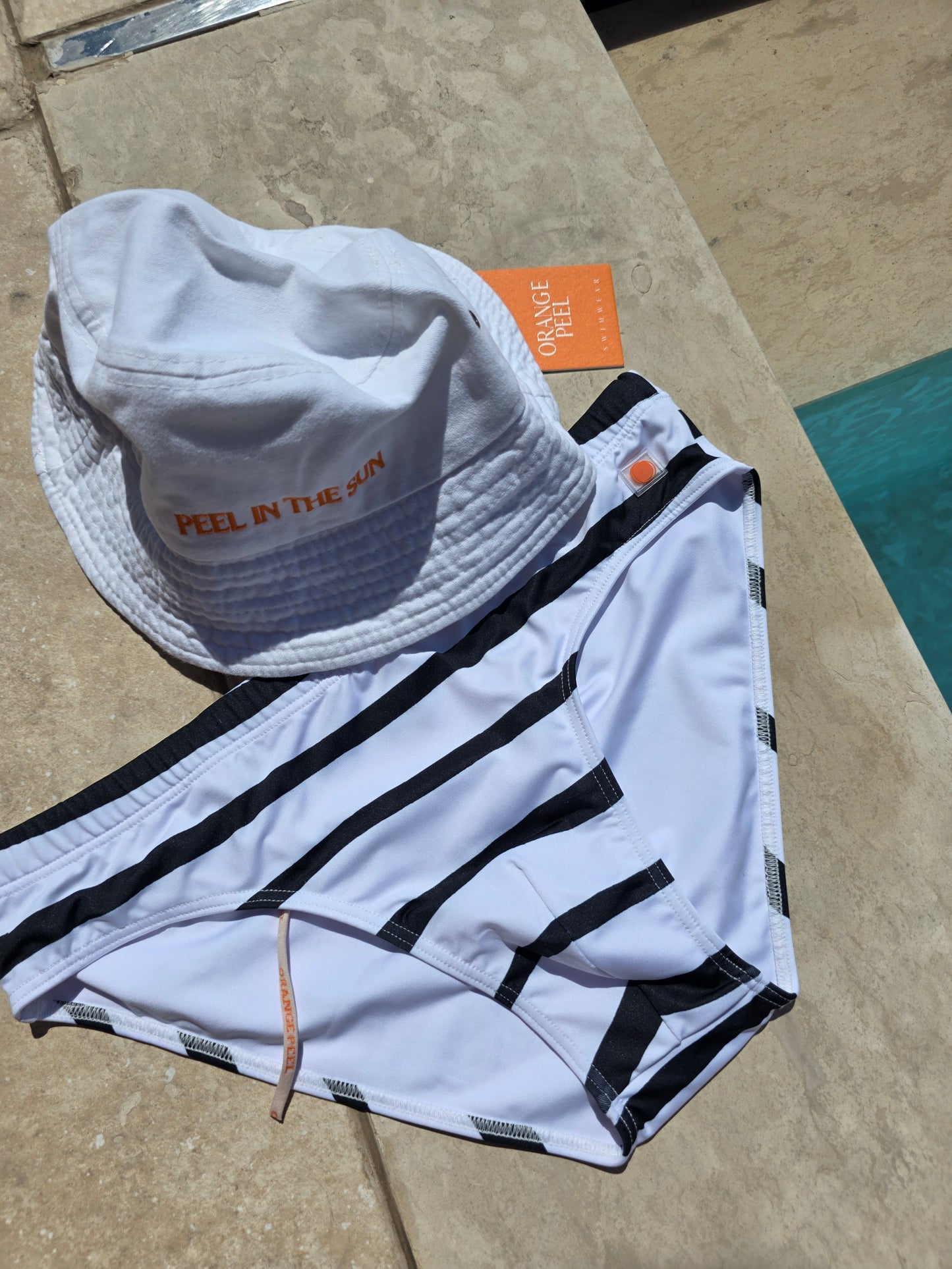 SWIM BRIEFS LIGHT FIT - BLACK WAVES