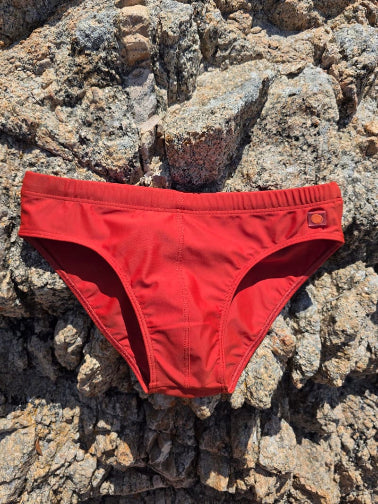 SWIM BRIEFS LIGHT FIT – RED