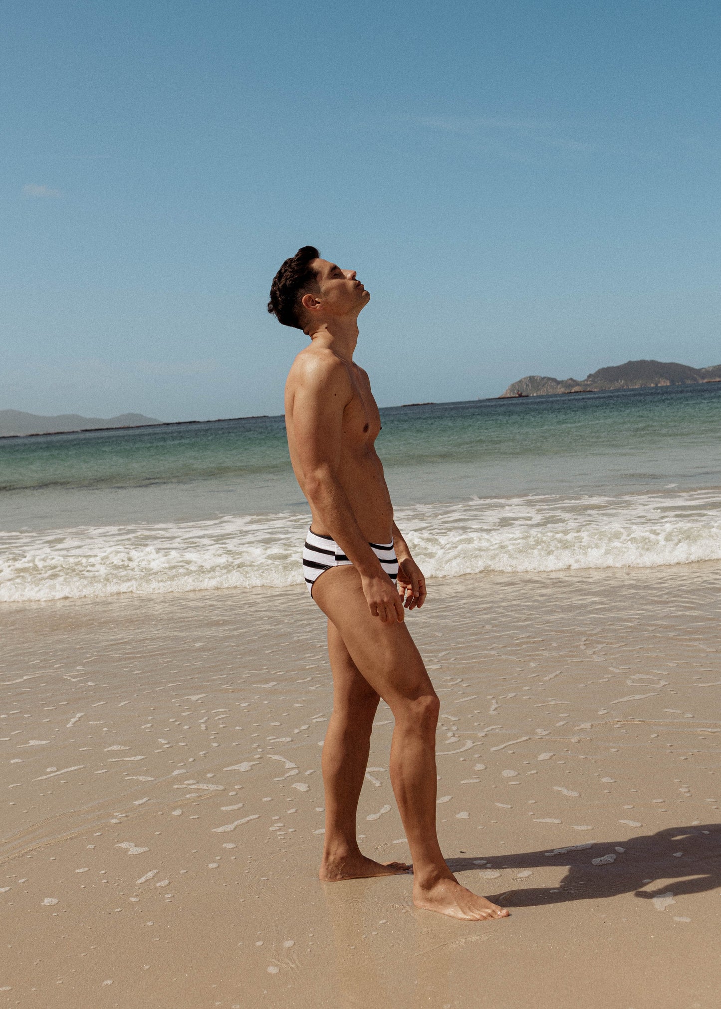 SWIM BRIEFS LIGHT FIT - BLACK WAVES
