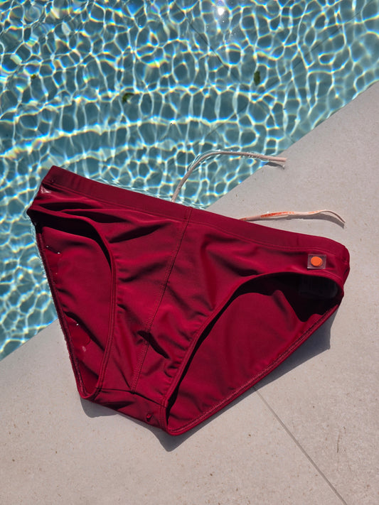 SWIM BRIEFS LIGHT FIT - BLOOD RED